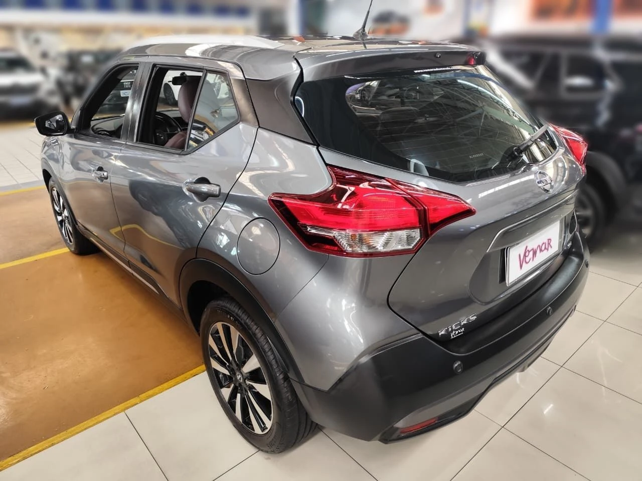 NISSAN KICKS