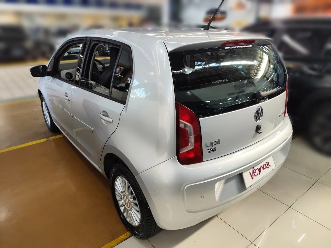 VOLKSWAGEN UP