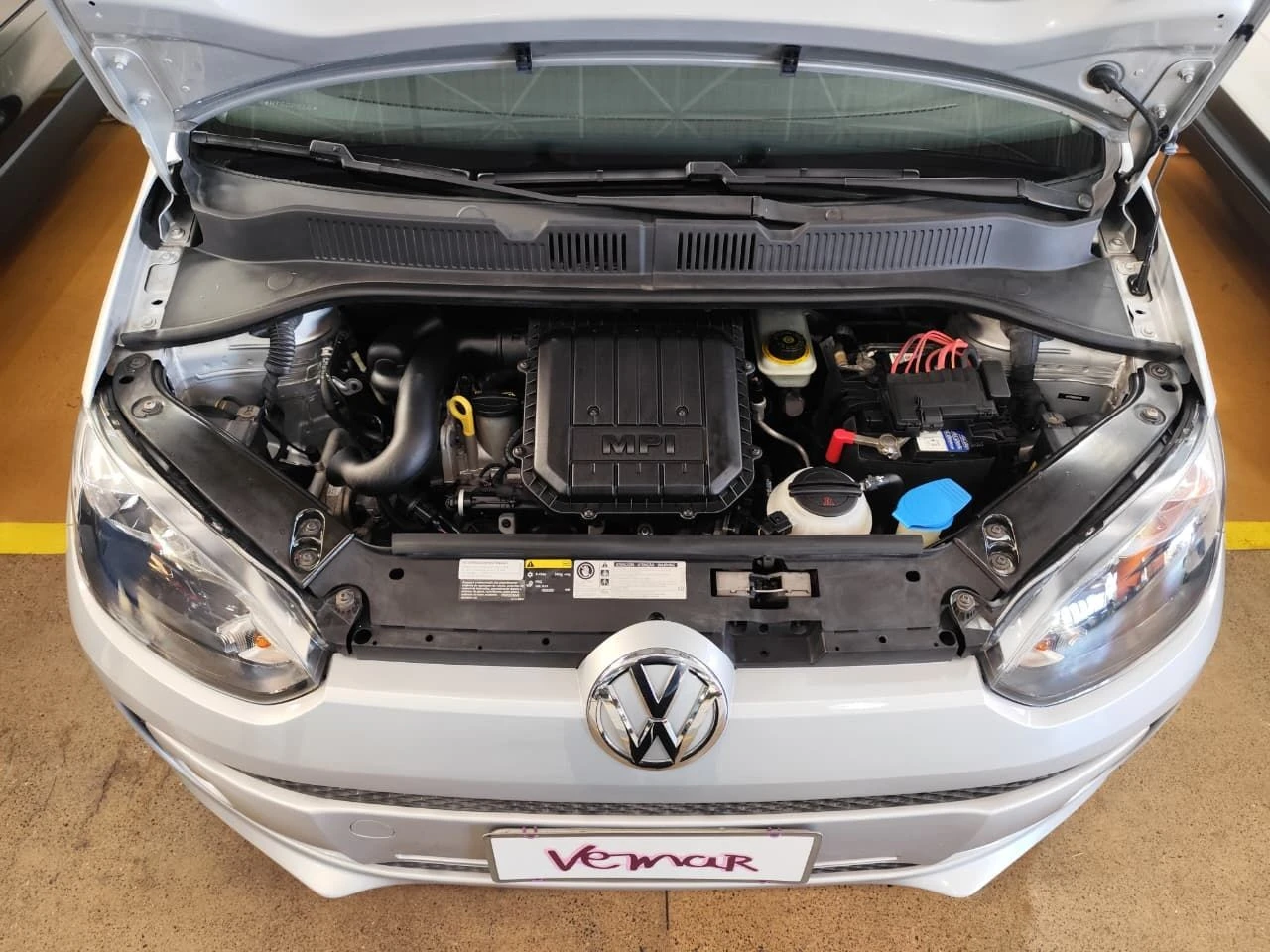 VOLKSWAGEN UP