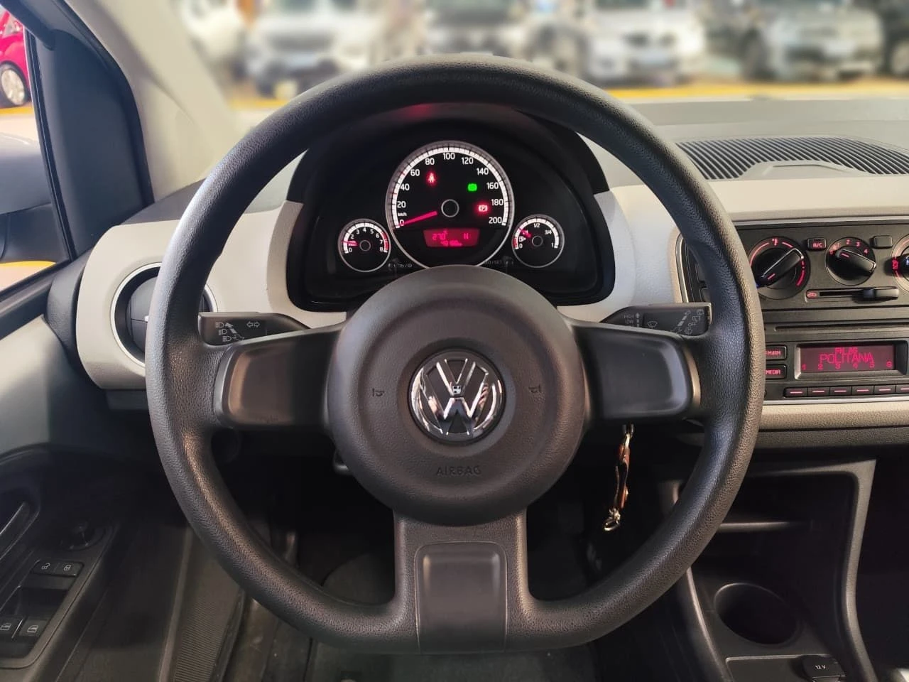 VOLKSWAGEN UP