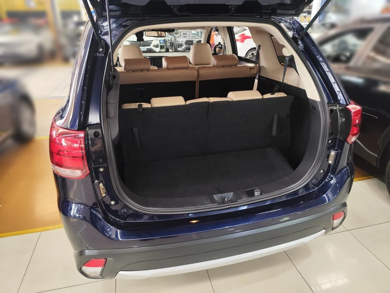 MITSUBISHI OUTLANDER