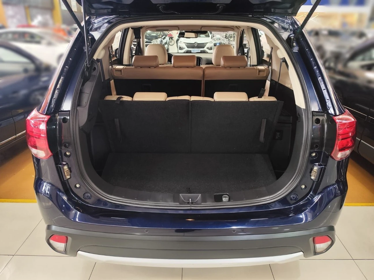 MITSUBISHI OUTLANDER