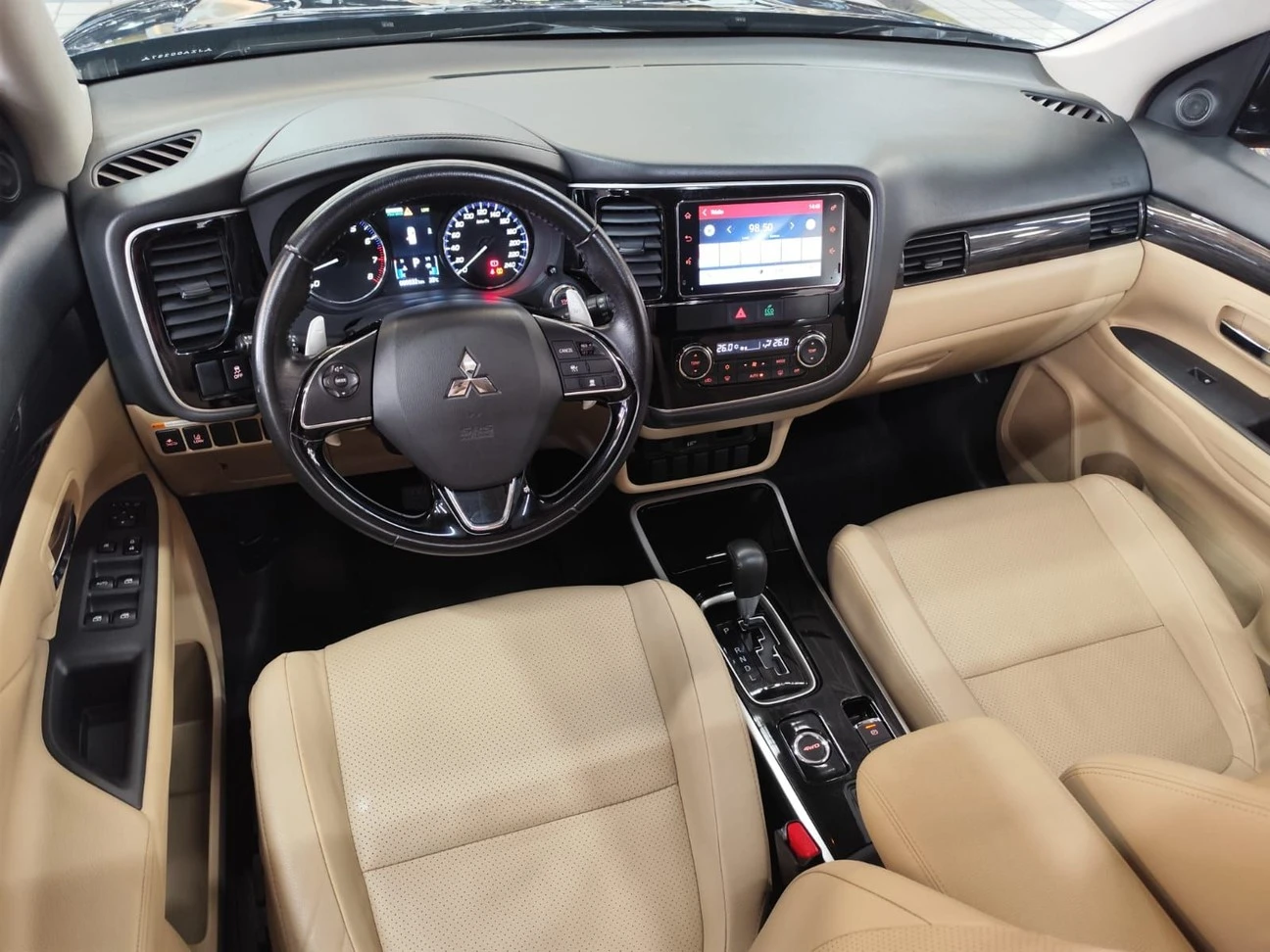 MITSUBISHI OUTLANDER