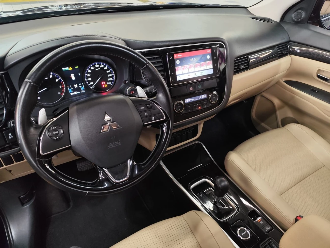 MITSUBISHI OUTLANDER