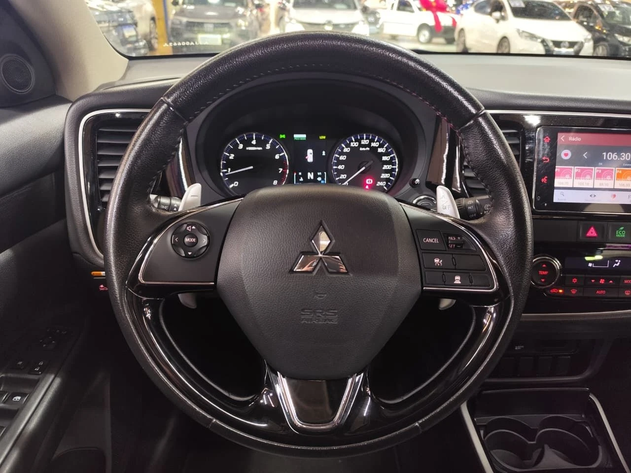 MITSUBISHI OUTLANDER