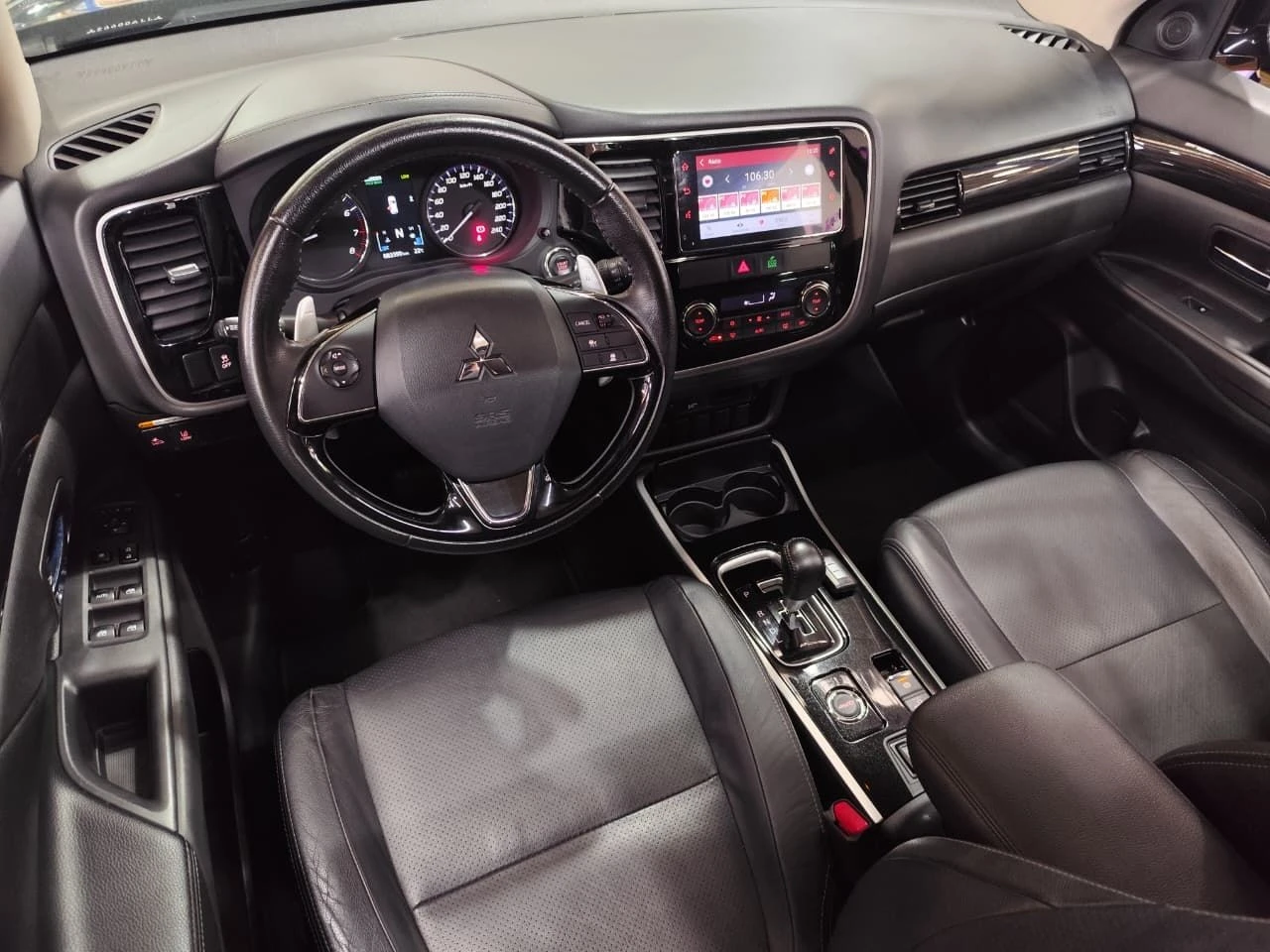 MITSUBISHI OUTLANDER