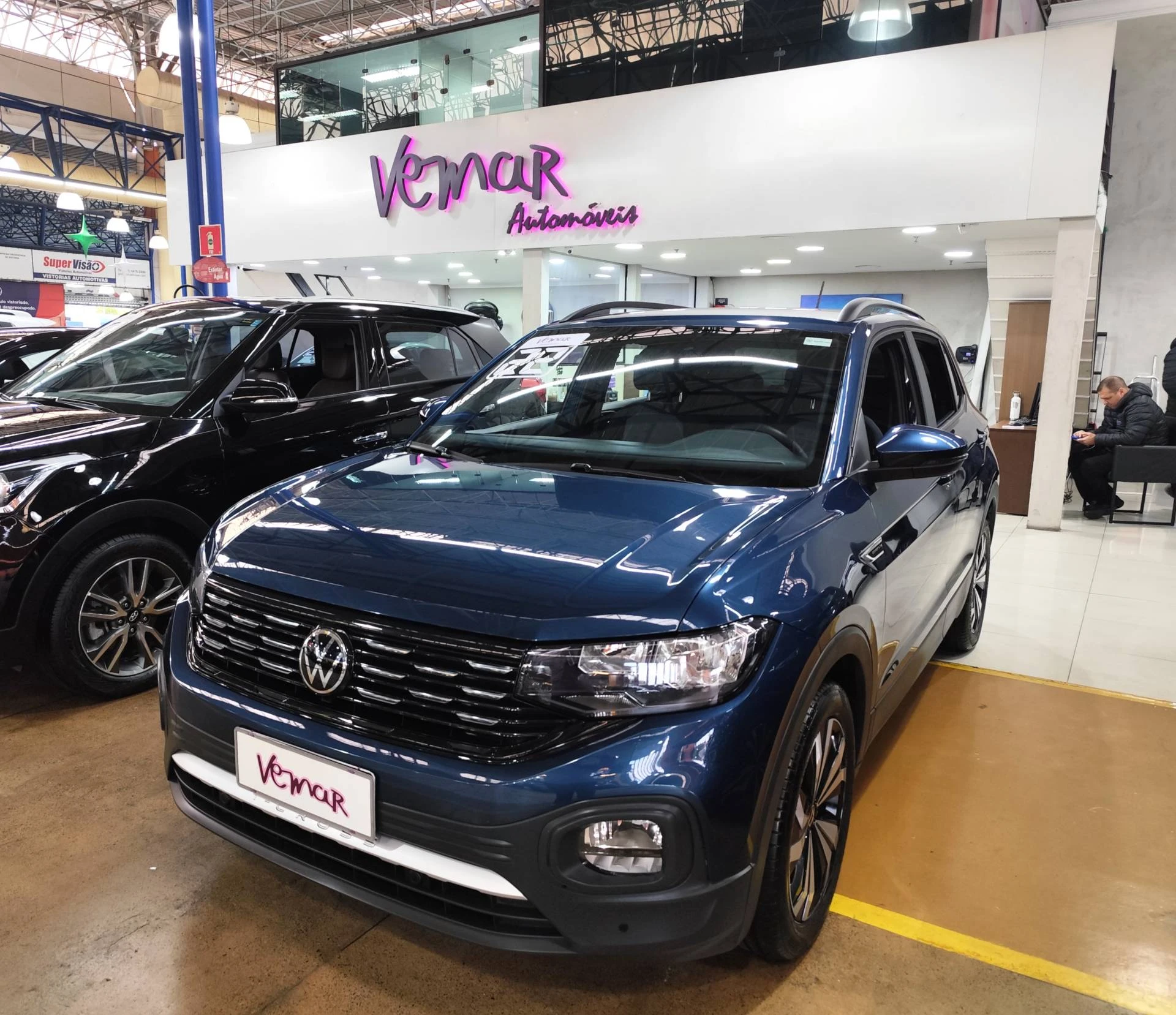 T-CROSS