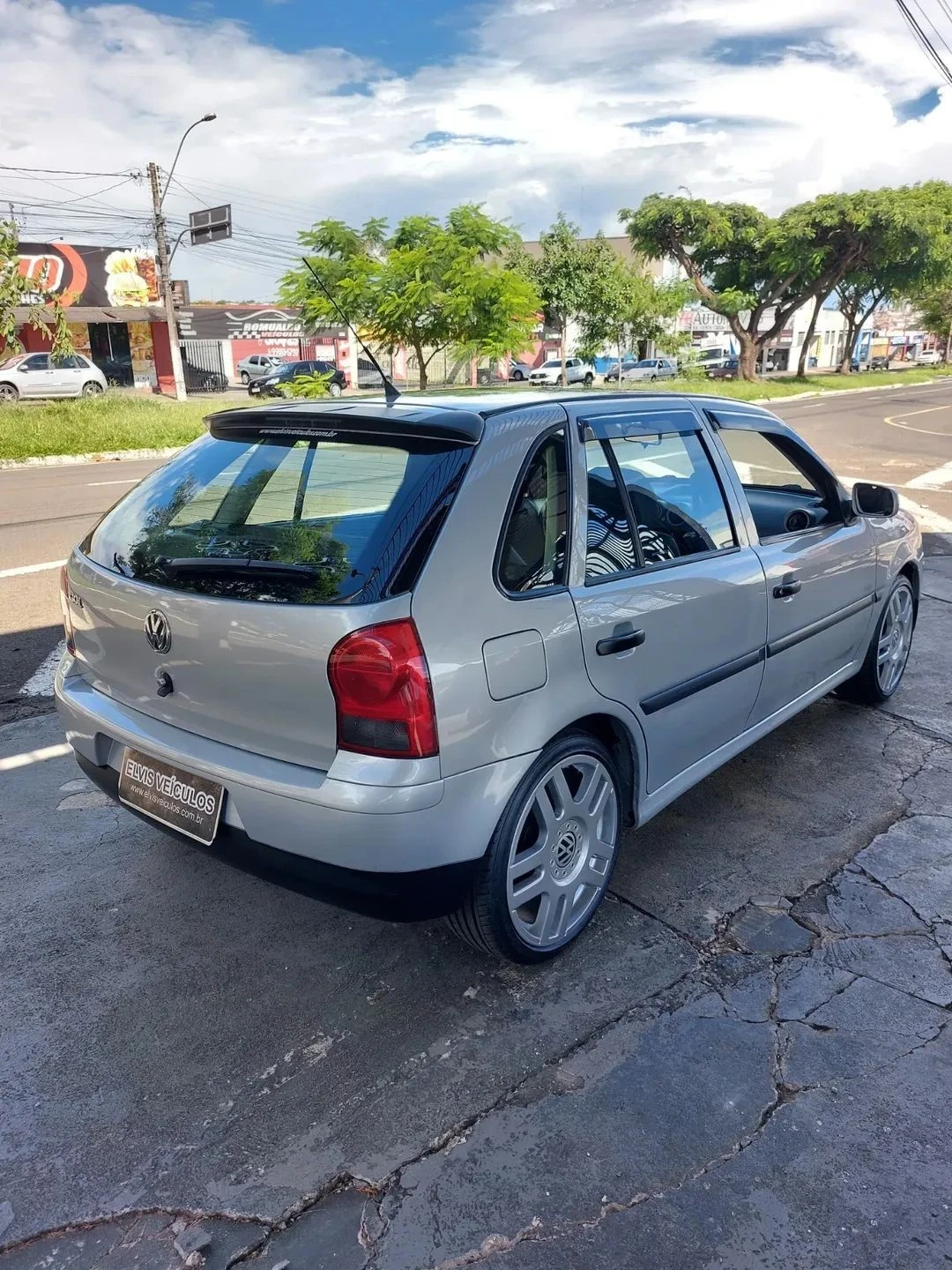 VOLKSWAGEN GOL
