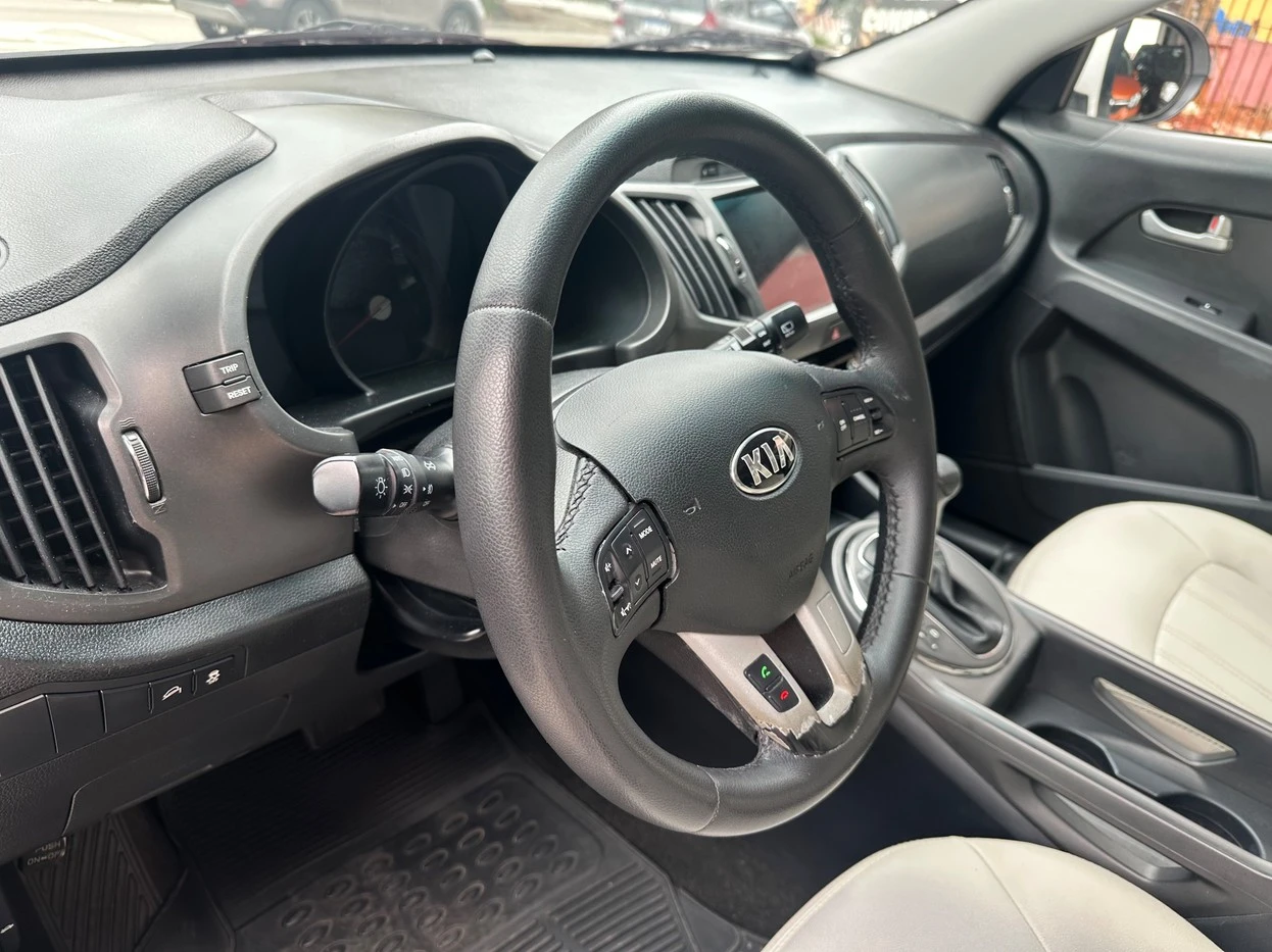 KIA SPORTAGE