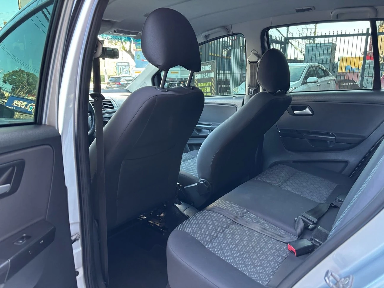 VOLKSWAGEN FOX