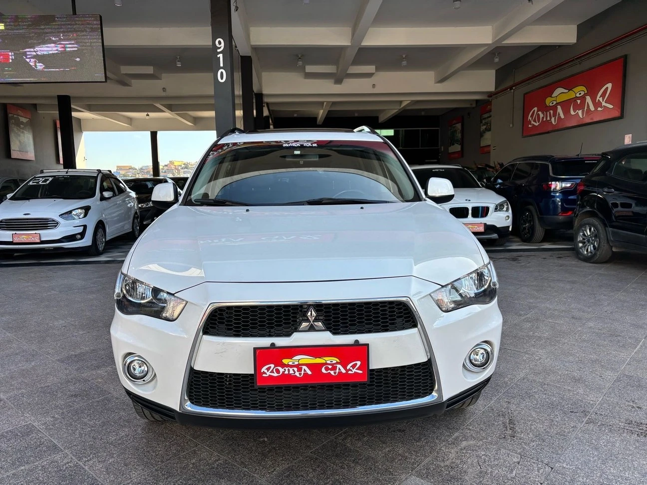 MITSUBISHI OUTLANDER