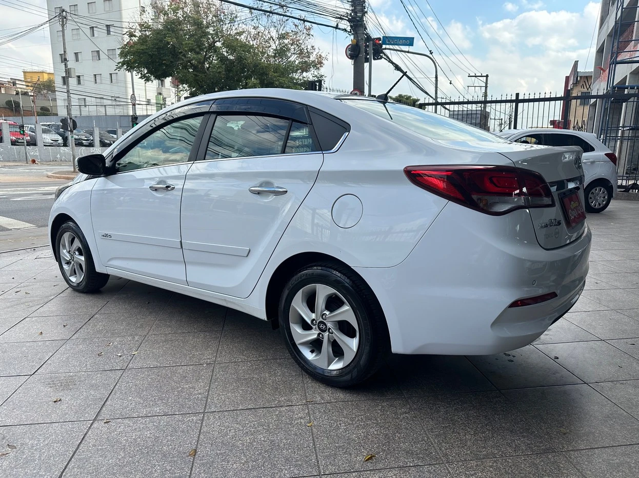 HYUNDAI HB20S