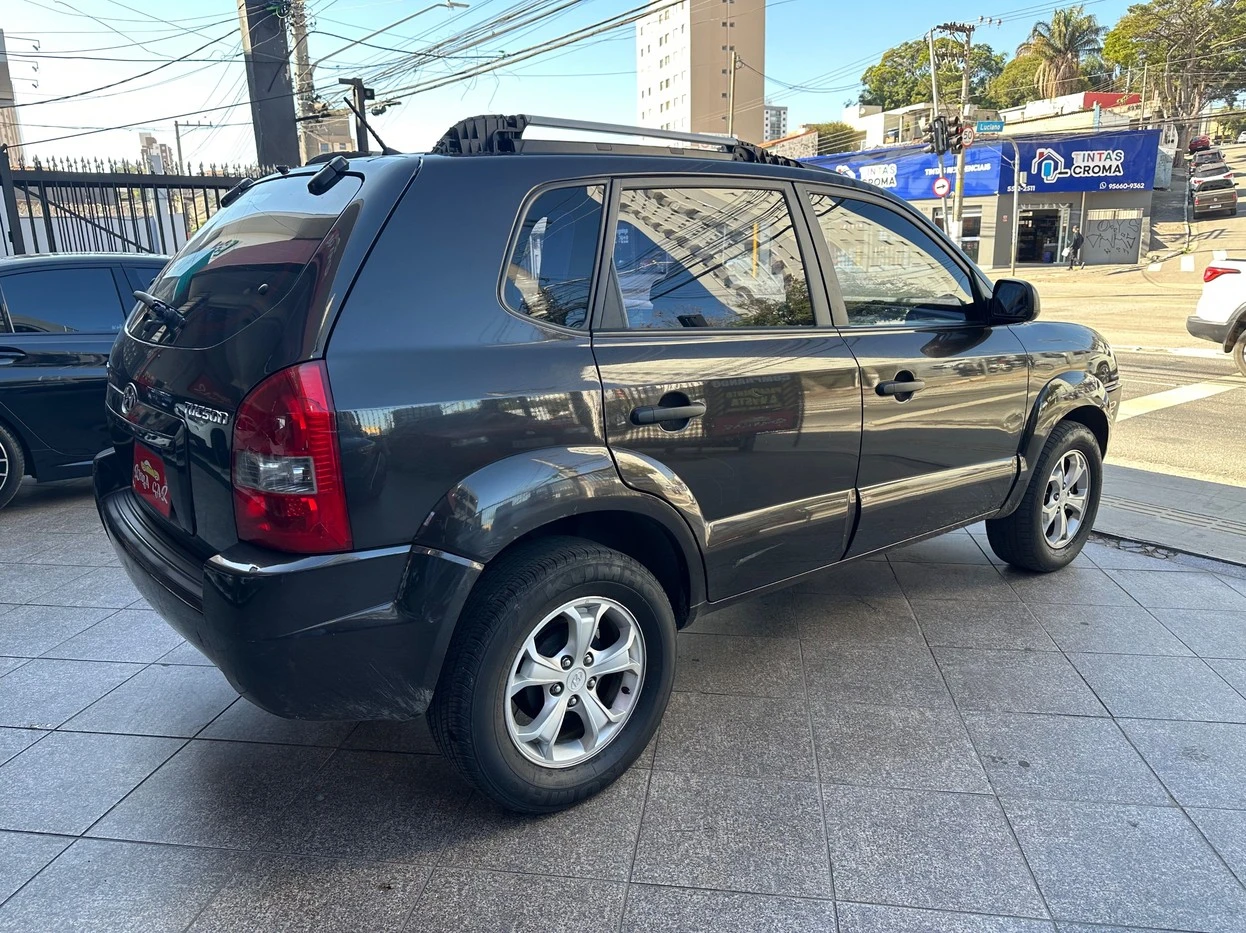 HYUNDAI TUCSON