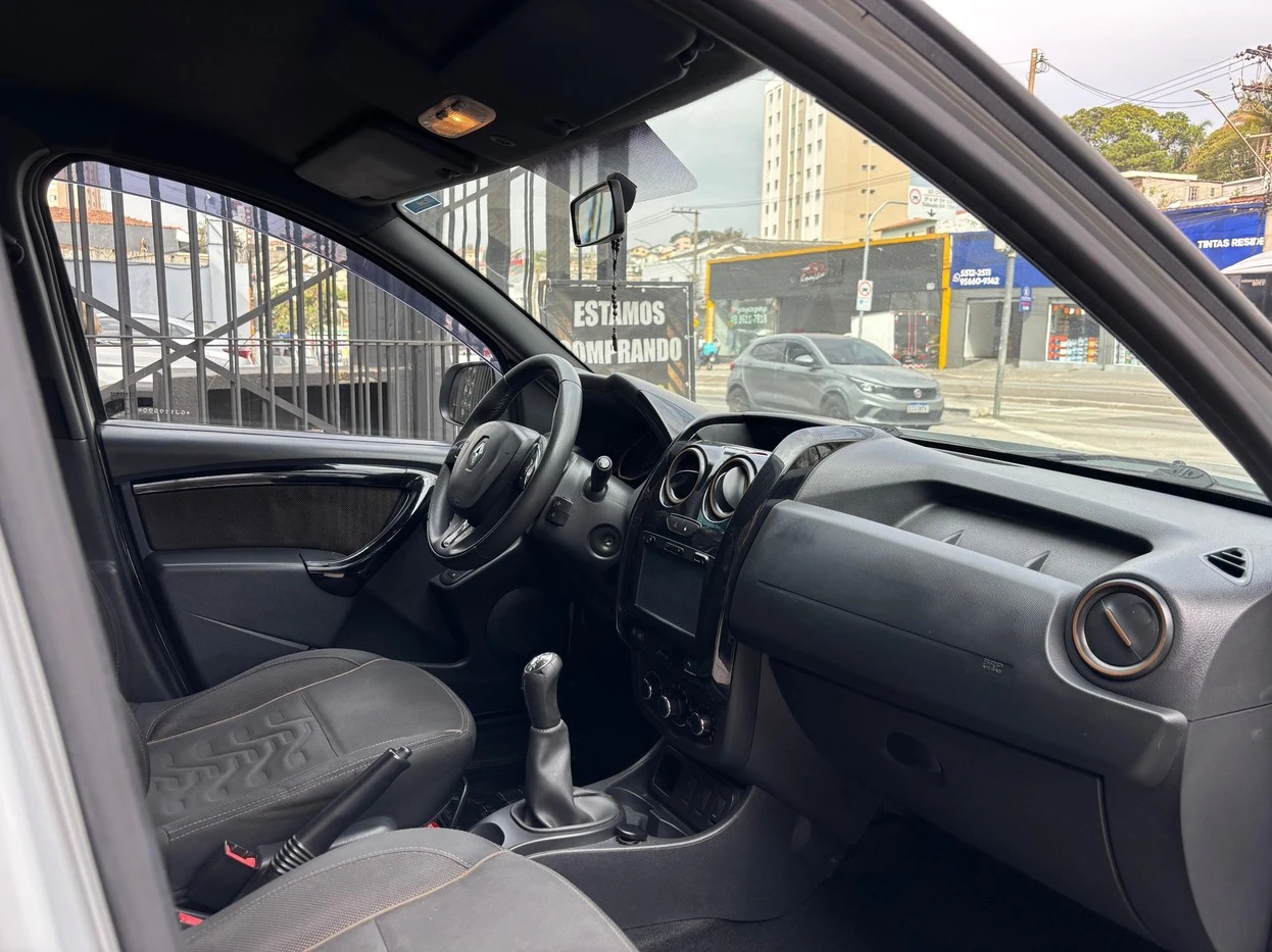 RENAULT DUSTER