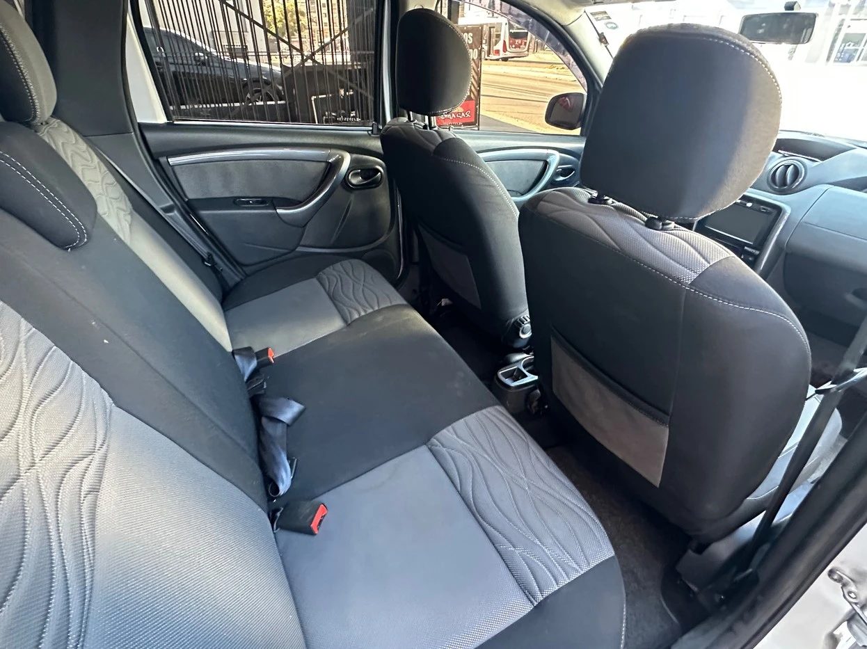 RENAULT DUSTER