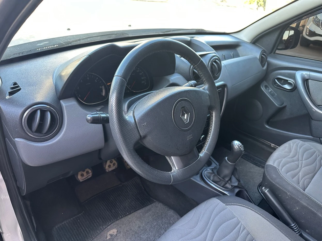 RENAULT DUSTER