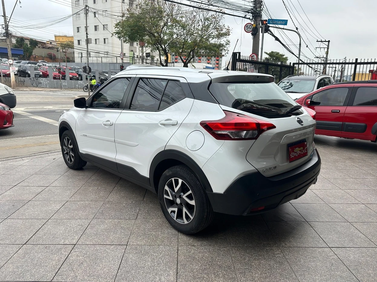 NISSAN KICKS