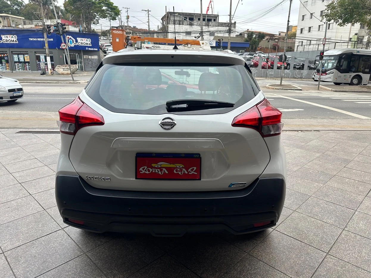 NISSAN KICKS