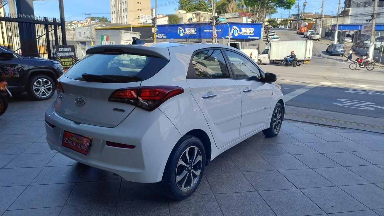 HYUNDAI HB20