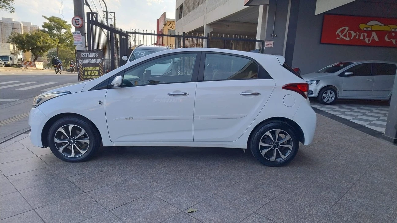 HYUNDAI HB20