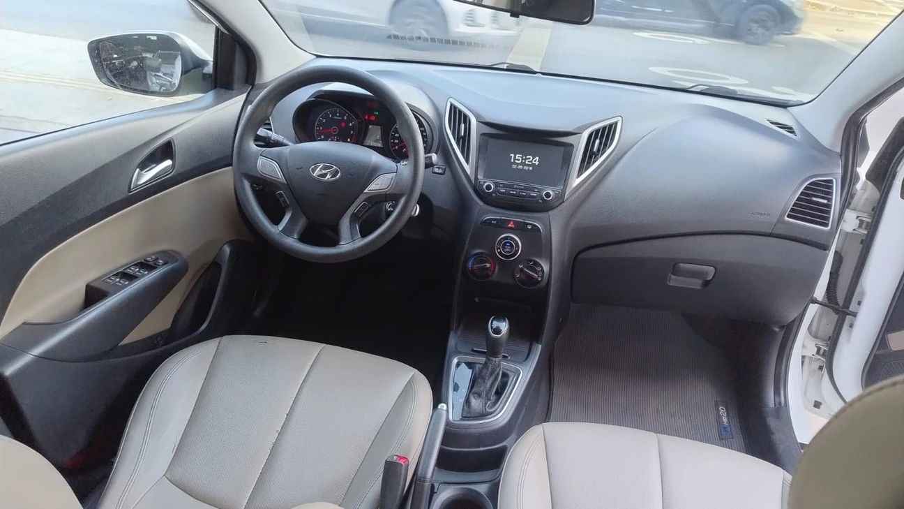 HYUNDAI HB20