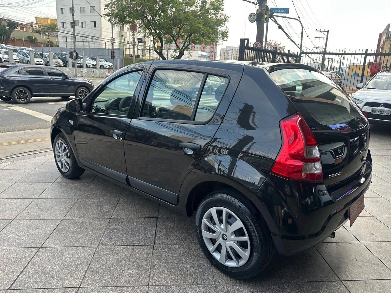 RENAULT SANDERO