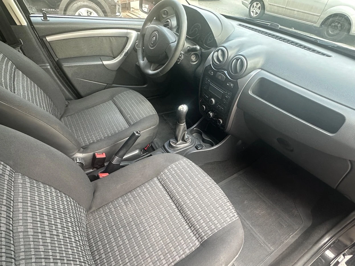 RENAULT SANDERO