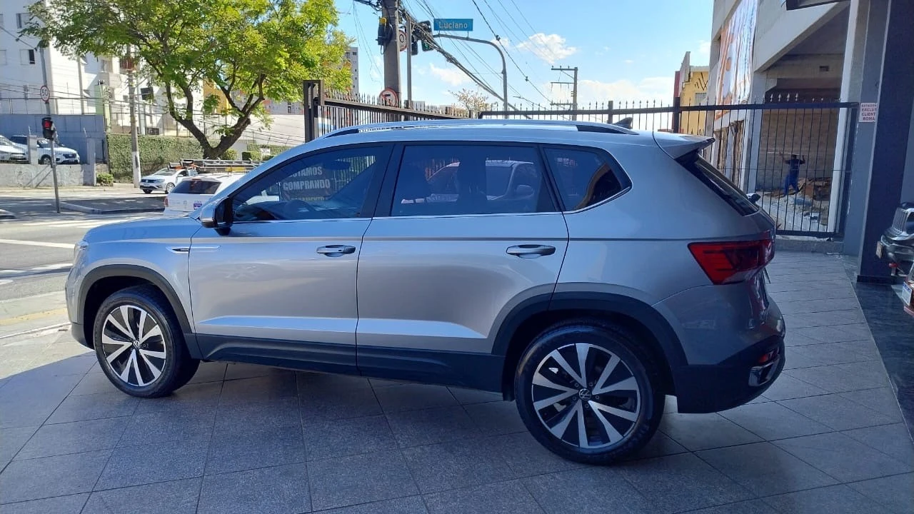 VOLKSWAGEN TAOS