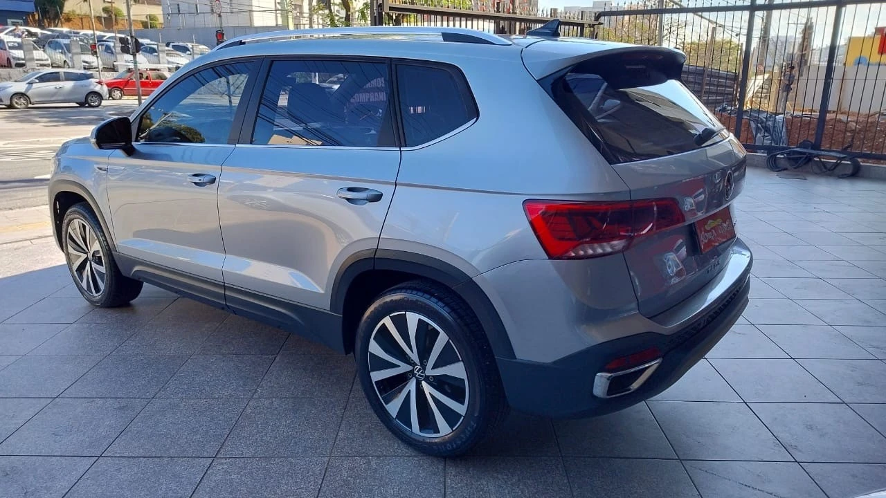 VOLKSWAGEN TAOS