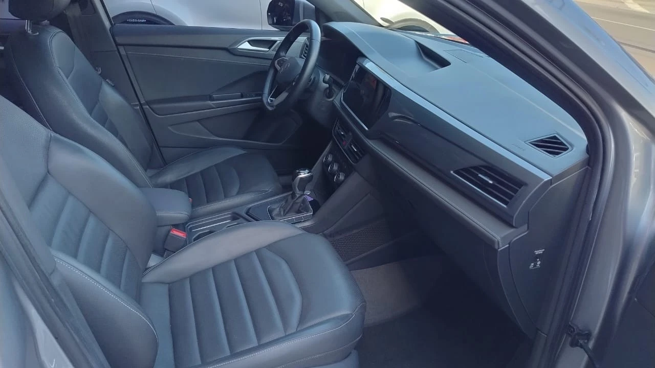 VOLKSWAGEN TAOS