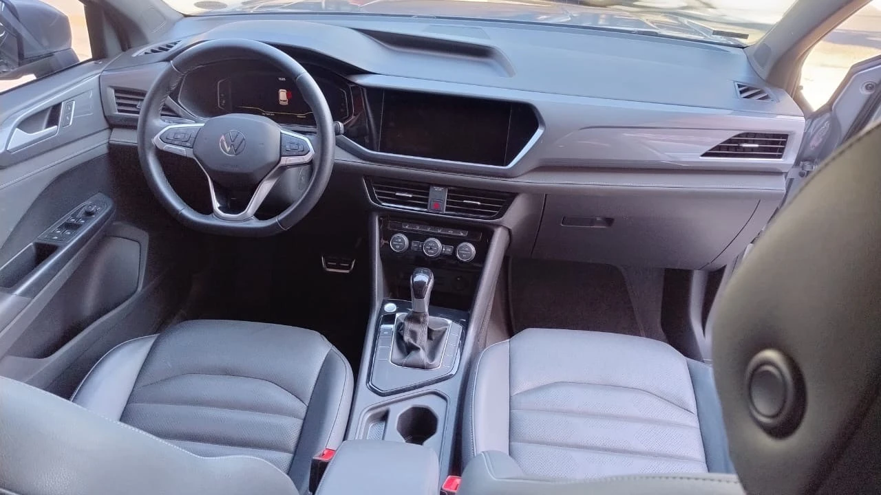 VOLKSWAGEN TAOS