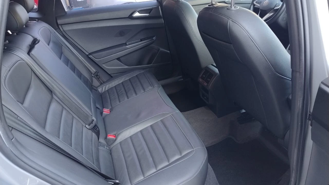 VOLKSWAGEN TAOS
