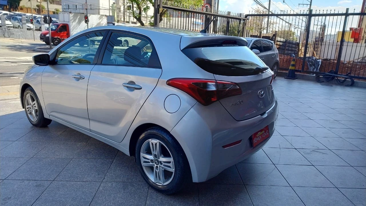 HYUNDAI HB20