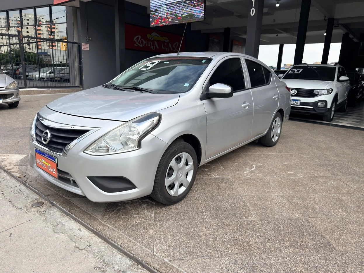 NISSAN VERSA