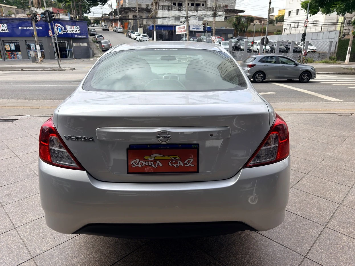 NISSAN VERSA