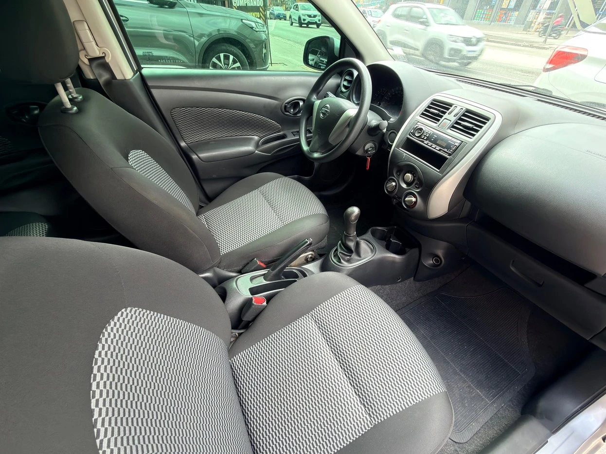 NISSAN VERSA