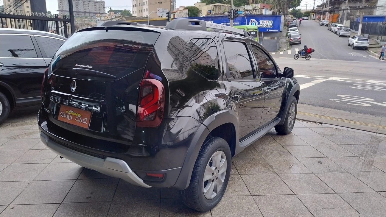RENAULT DUSTER