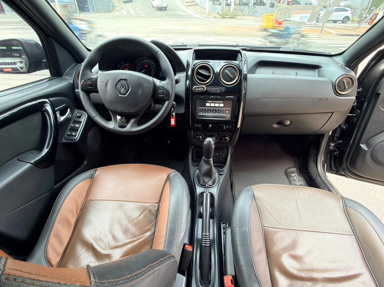 RENAULT DUSTER