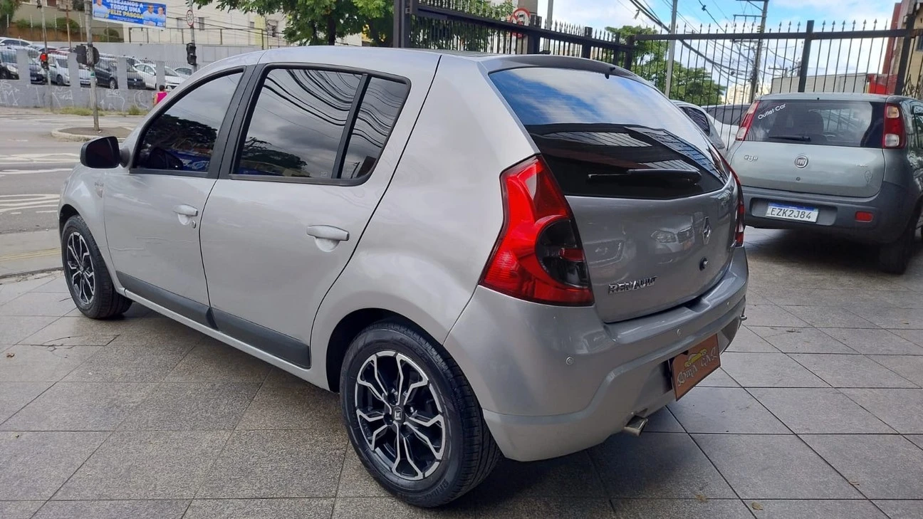 RENAULT SANDERO