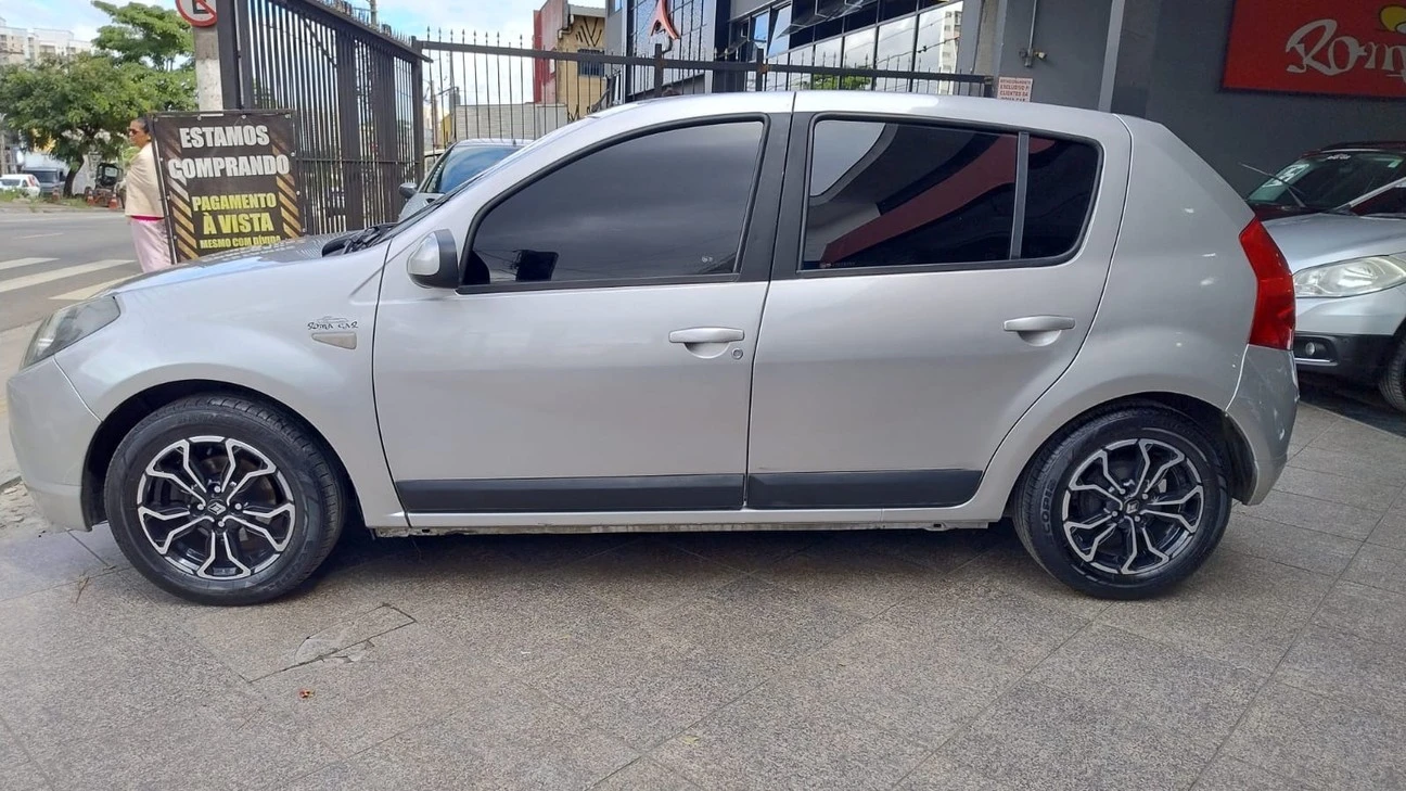 RENAULT SANDERO