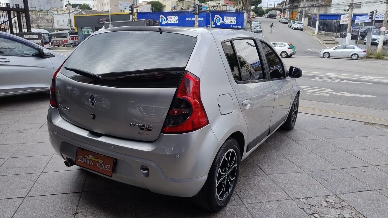 RENAULT SANDERO