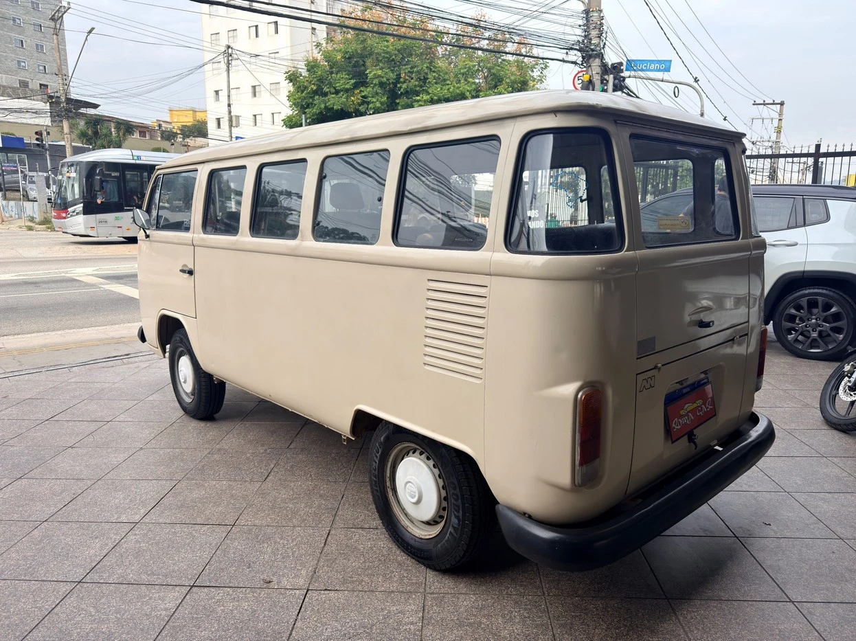 VOLKSWAGEN KOMBI