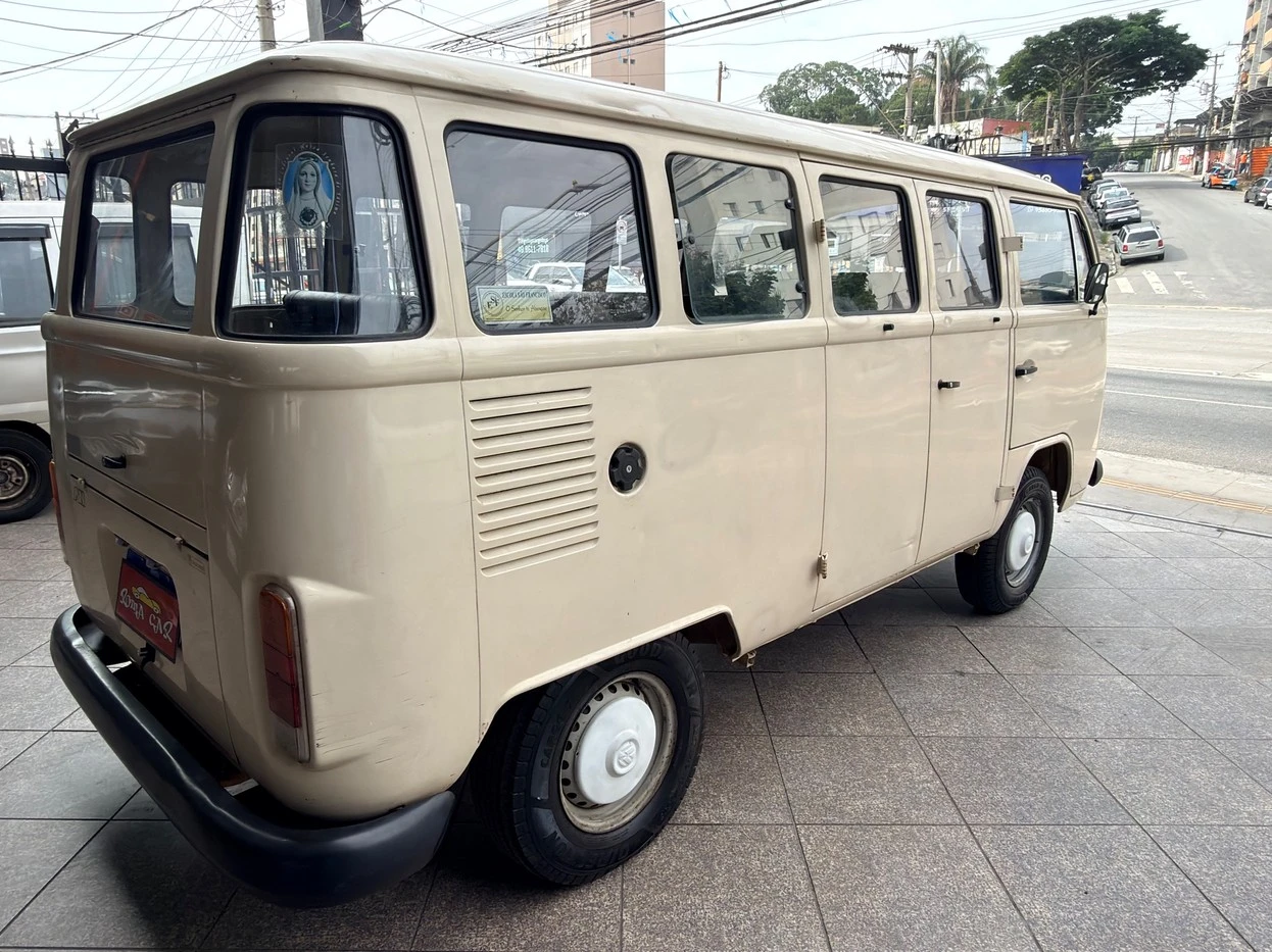 VOLKSWAGEN KOMBI