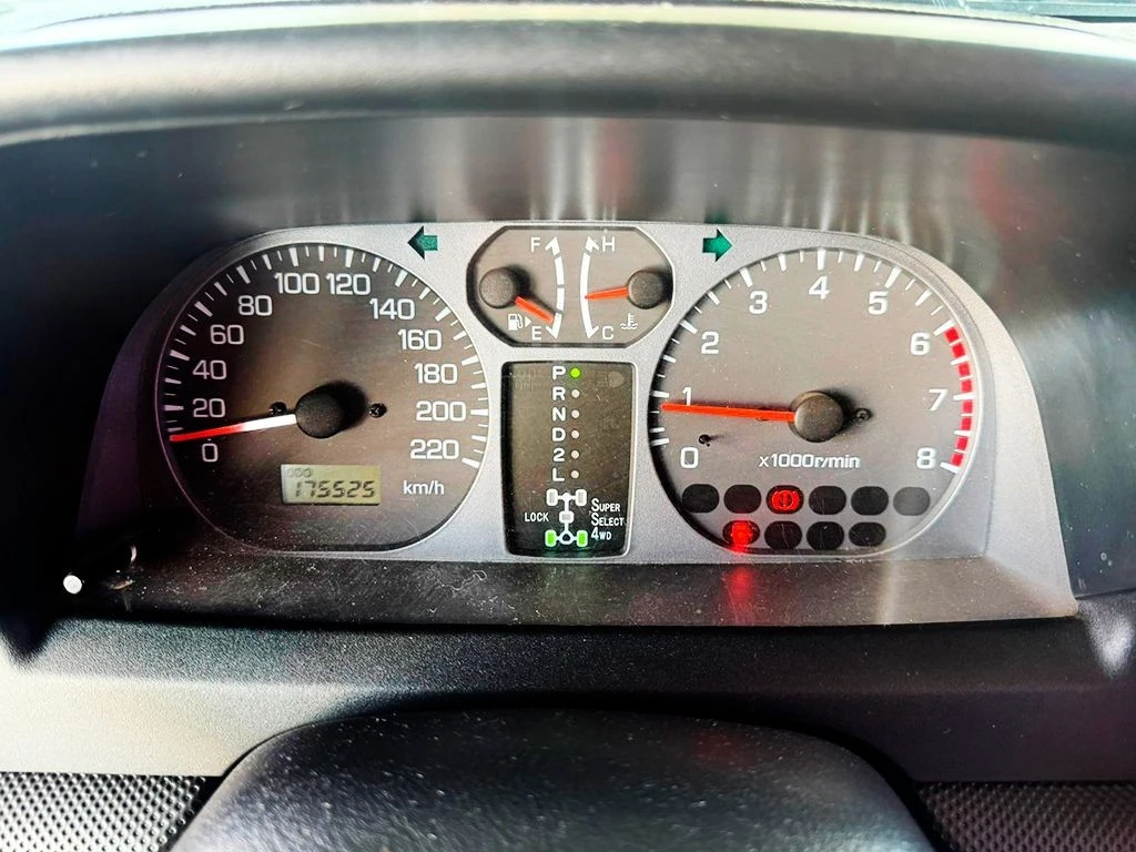 MITSUBISHI PAJERO TR4