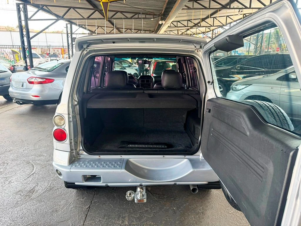 MITSUBISHI PAJERO TR4