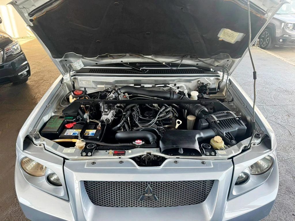 MITSUBISHI PAJERO TR4