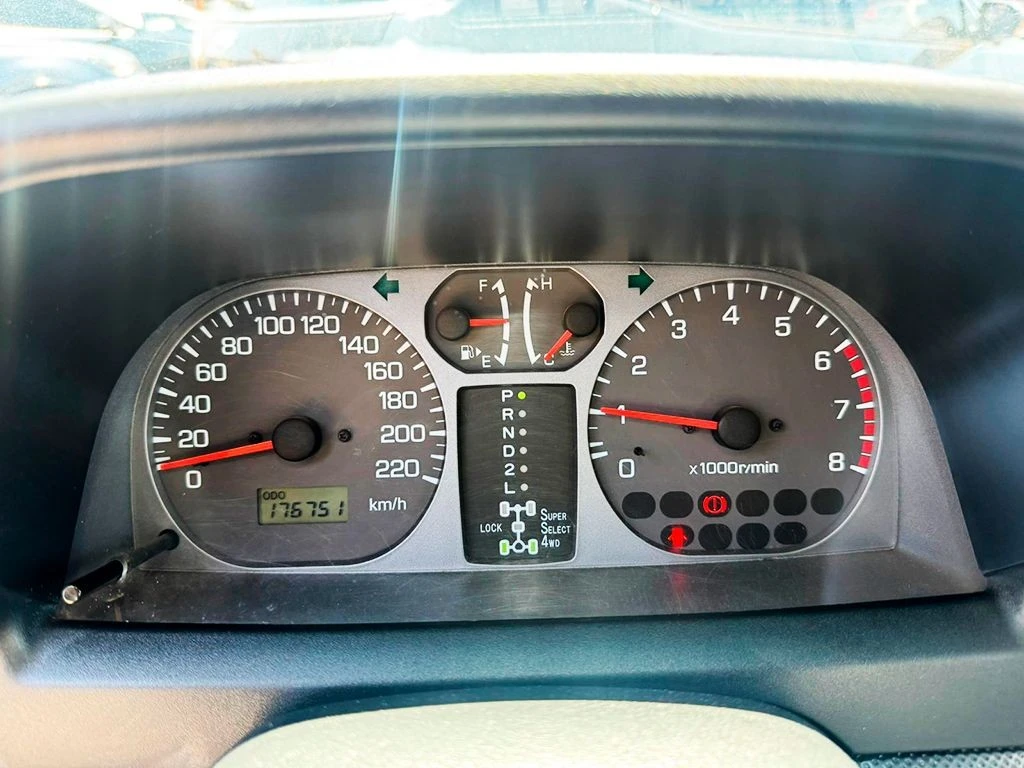 MITSUBISHI PAJERO TR4