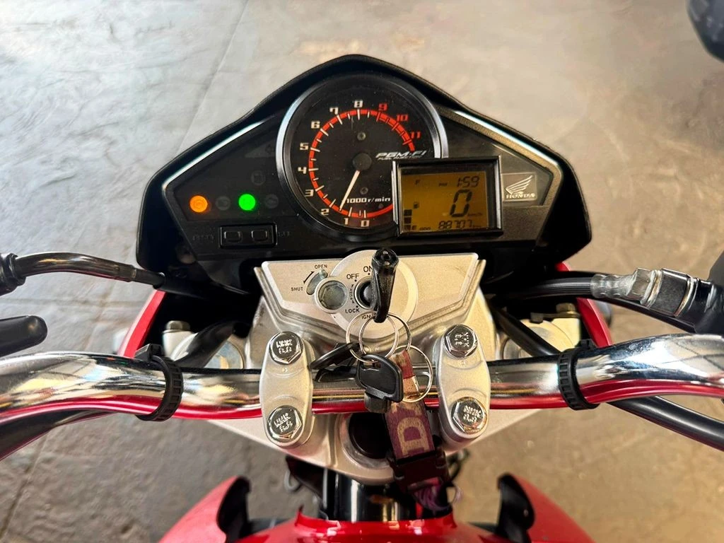 HONDA CB 300R