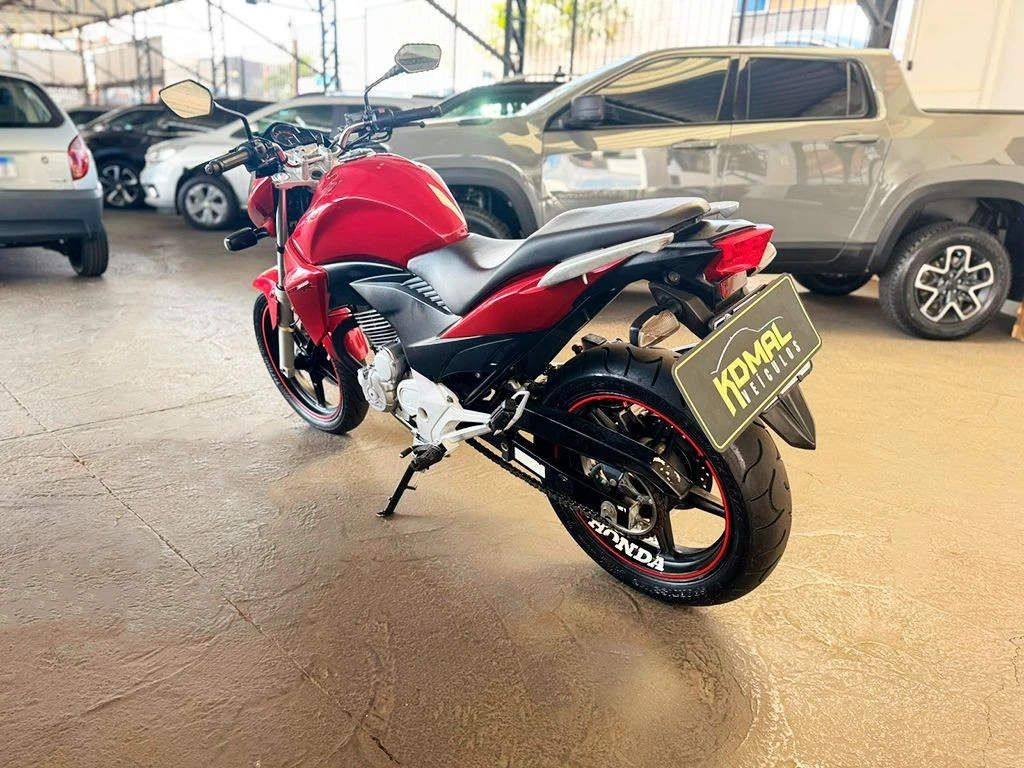 HONDA CB 300R