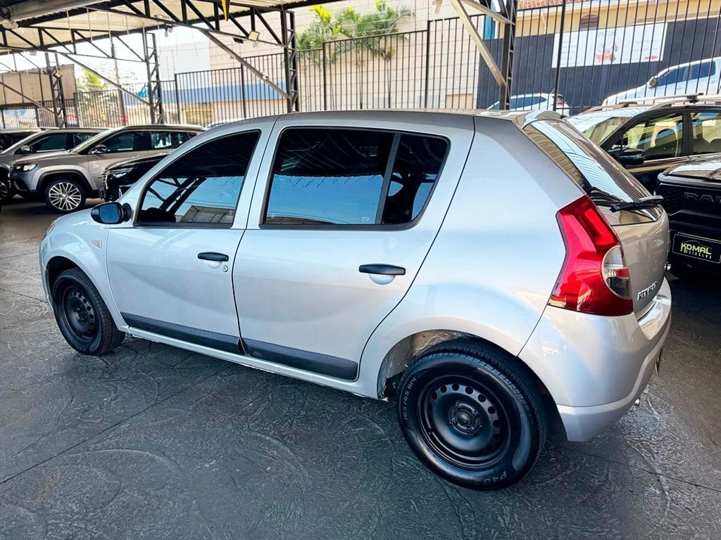RENAULT SANDERO